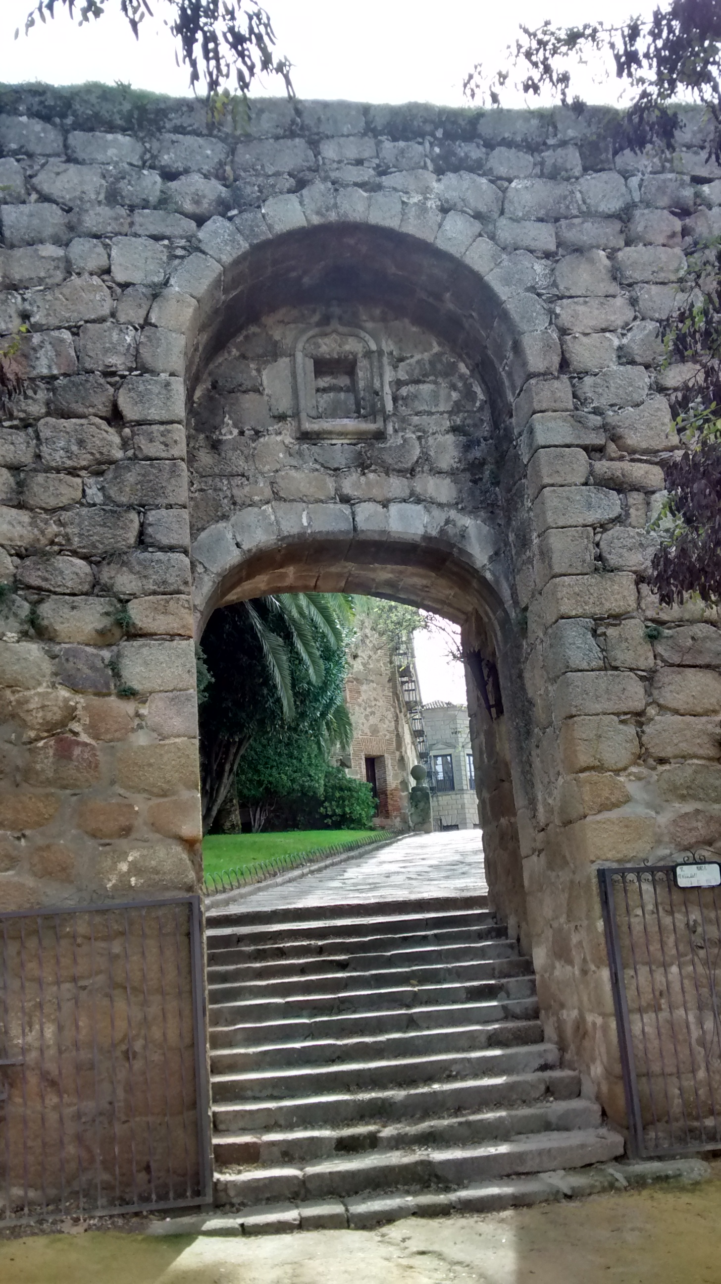 Puertas del recinto amurallado